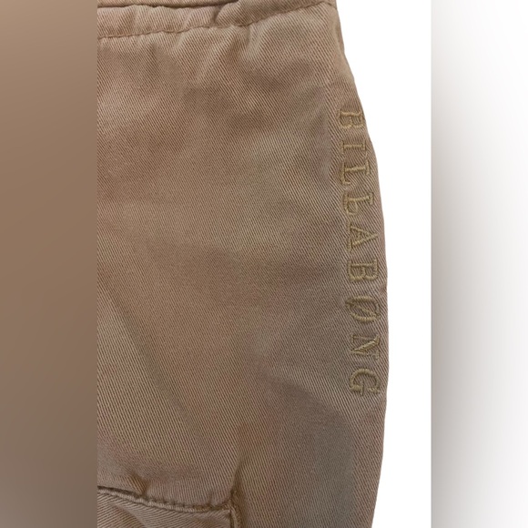 Billabong Shorts - Picture 3 of 9